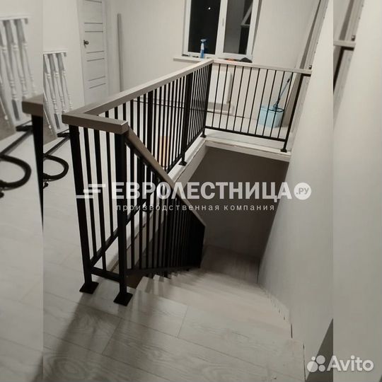 Лестница на металлокаркасе