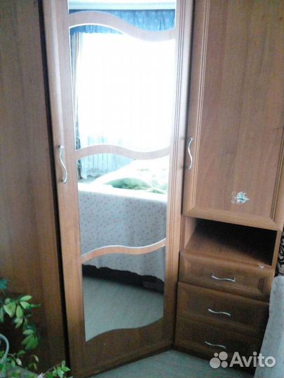 Угловой шкаф с зеркалом бу