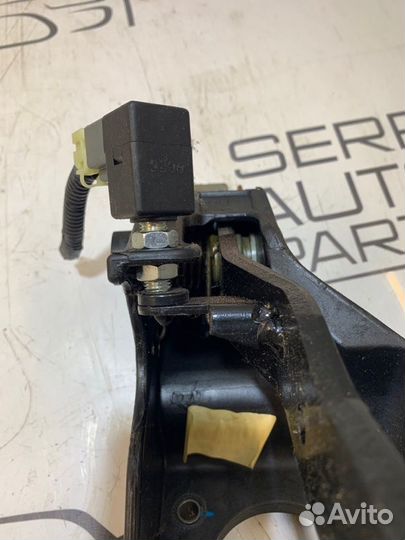 Педаль тормоза Kia Ceed ED купе G4GC 2.0 2009