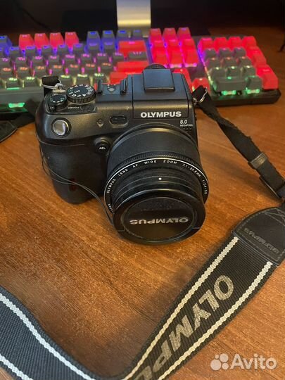 Цифровой фотоаппарат olympus C-8080