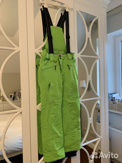 Костюм горнолыжный