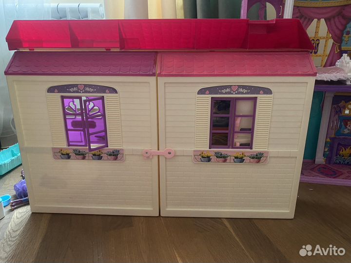 Кукольный домик с мебелью