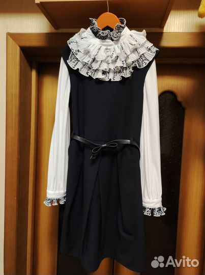 Школьный сарафан с блузками