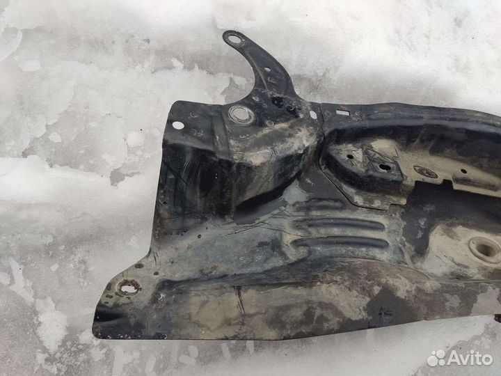 Водослив на Toyota Camry 40