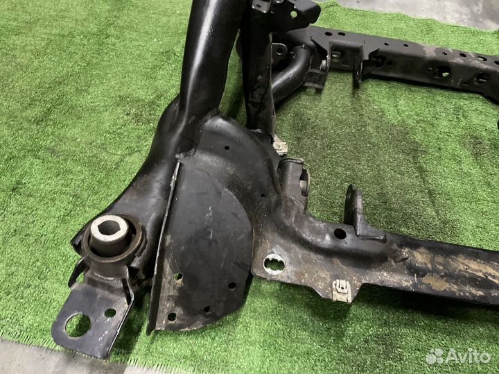 Подрамник подвески передний Mercedes-Benz
