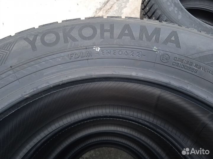 Yokohama Ice Guard IG60 215/55 R17
