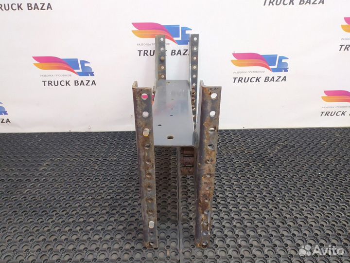 Траверса рамы поперечная Renault Premium