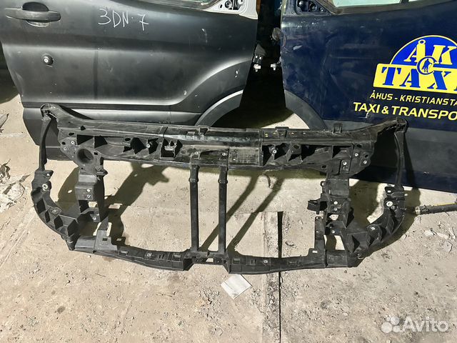 Передняя панель, телевизор Renault Master 3