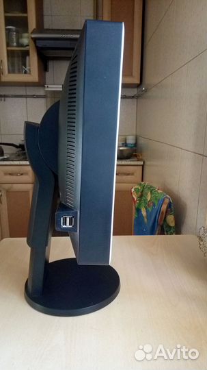 NEC MultiSync LCD2070WNX + TV