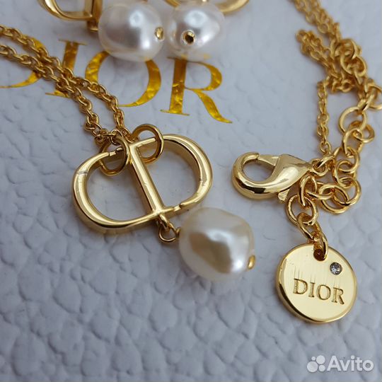 Серьги Dior текущая коллекция