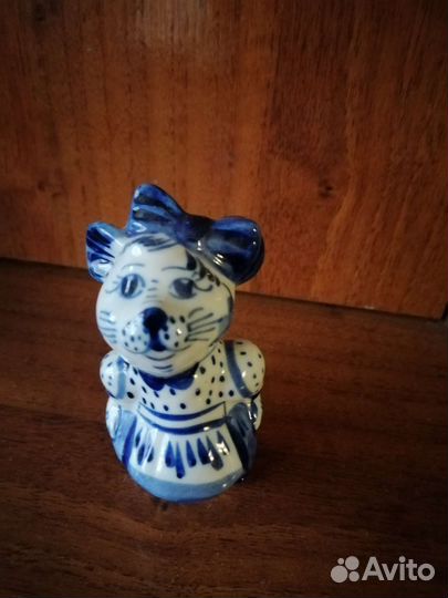 Статуэтки, гжель