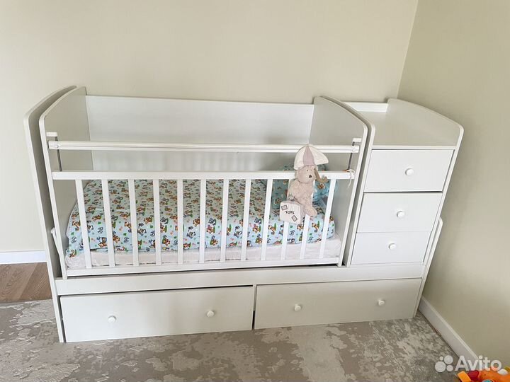 Кроватка трансформер с маятником