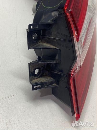 Фонарь наружный задний правый Toyota Camry V70/V75