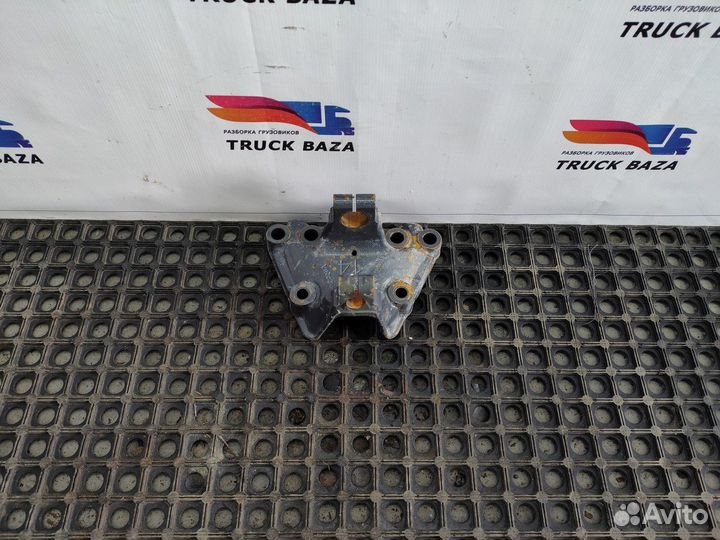 Кронштейн передней рессоры левый Scania 5-series