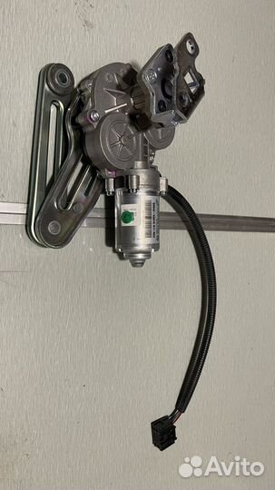 Моторчик крышки багажника Genesis g80 2021