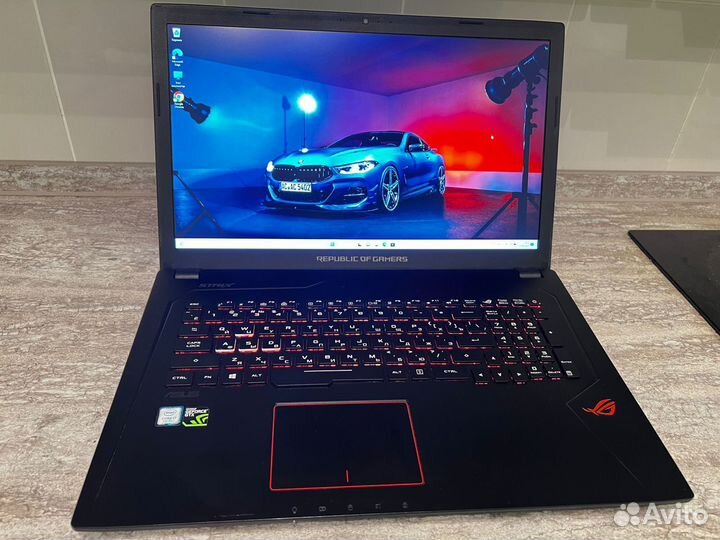Asus Strix i7-7700HQ/GeForce 1050/32 Gb/Ful HD Ips