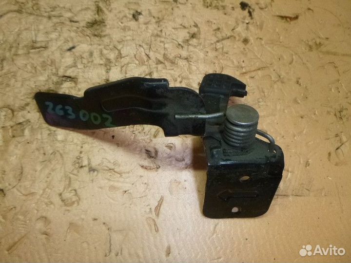 Замок капота (крюк) nissan X-trail (T32) 2014