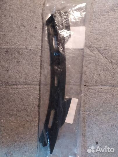 Кронштейн бампера пер. под фару правый solaris