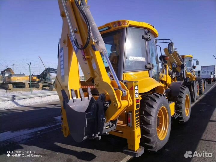 Экскаватор-погрузчик Bull 4SX Plus, 2023