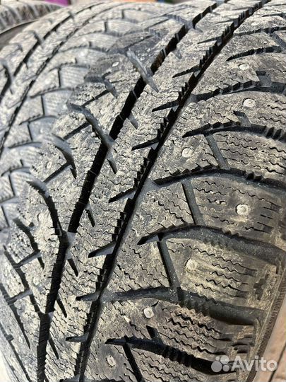 Bridgestone Ice Cruiser 7000S 205/55 R16 91T