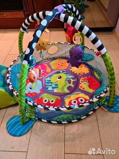 Игровой развивающий коврик