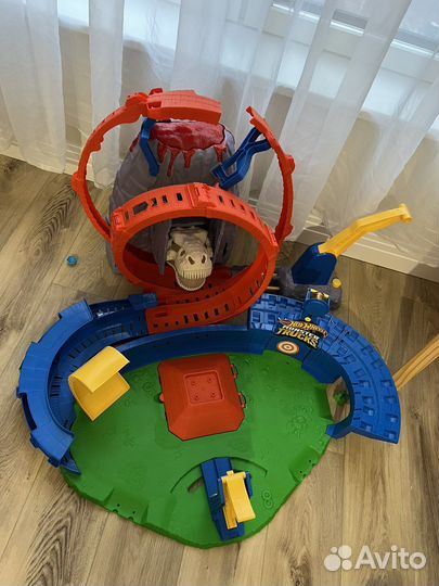 Набор игровой Hot Wheels Монстр-трак Вулкан Арена