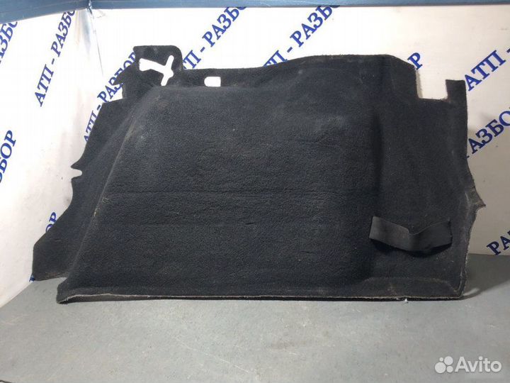 Обшивка багажника правая Ford Focus