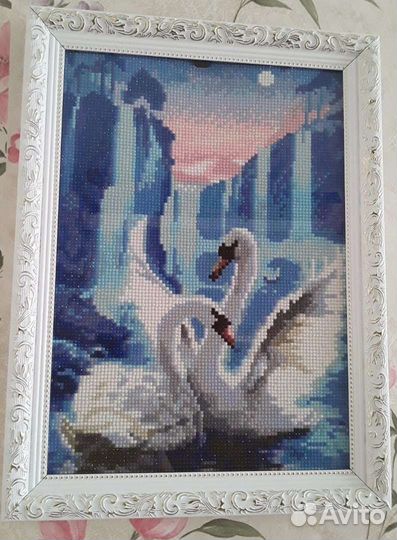 Лебедь,лошади,ёжик -картины стразами и красками