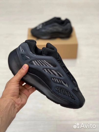 Кроссовки adidas yeezy boost 700 мужские