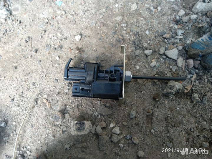 Активатор лючка бензобака Лада Веста