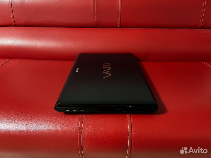 Sony Vaio SVE171 Full HD экран с диагональю 17.3