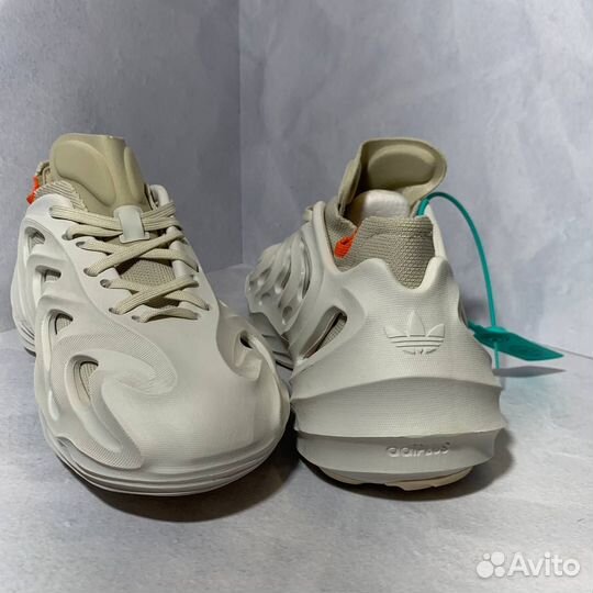 Кроссовки adidas