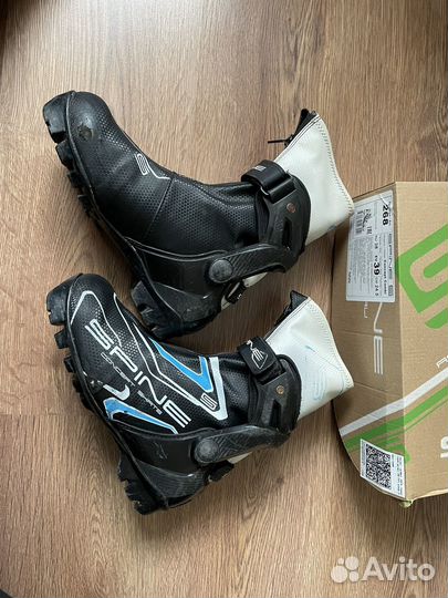 Продам лыжные ботинки