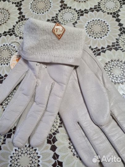 Перчатки женские кожаные новые