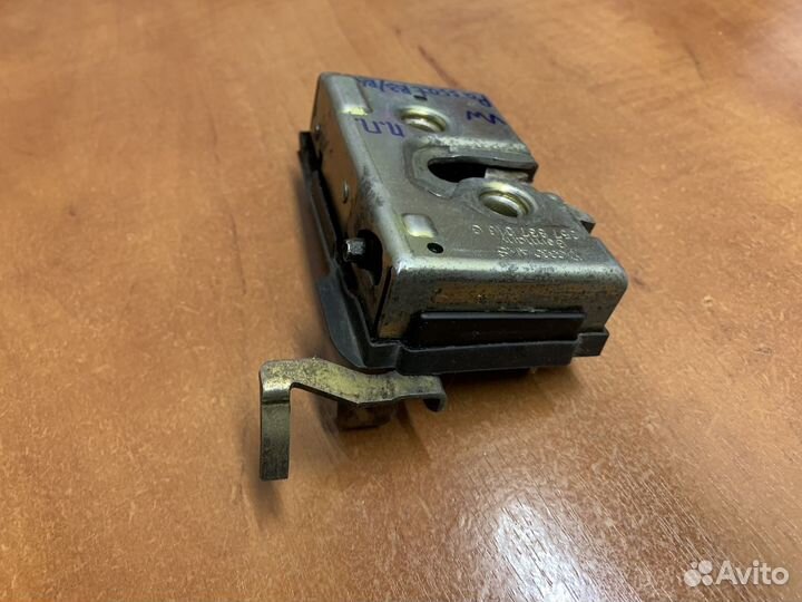 Замок передней правой двери VW Passat B3/B4