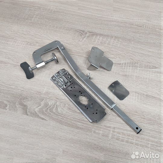 Крепление для датчика эхолота