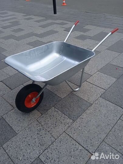 Тачка садово строительная