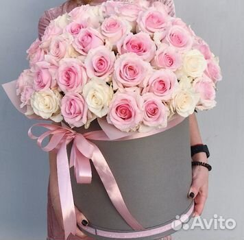 Цветы в коробке с доставкой