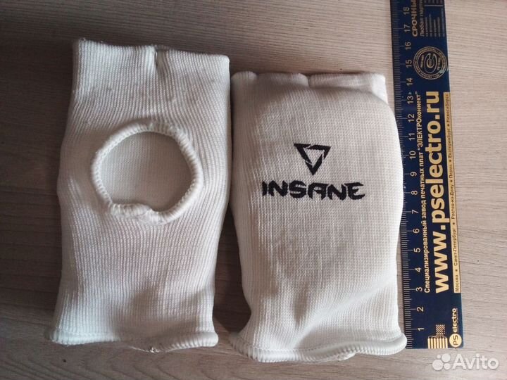 Кимоно, перчатки для карате, единоборств 7-9 лет