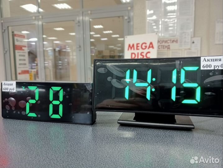 Часы электронные настольные