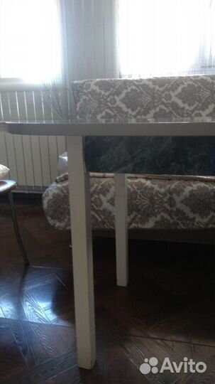 Кухонный стол и стулья