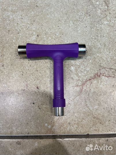 Ключ для скейтборда