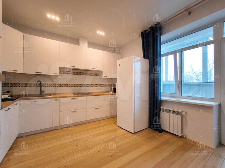 3-к. квартира, 130 м², 3/9 эт.
