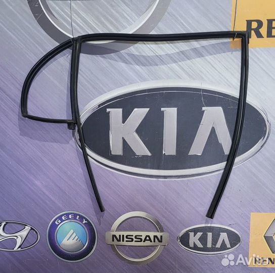 Уплотнитель зад проема стекла двери Kia RIO 2 Прав