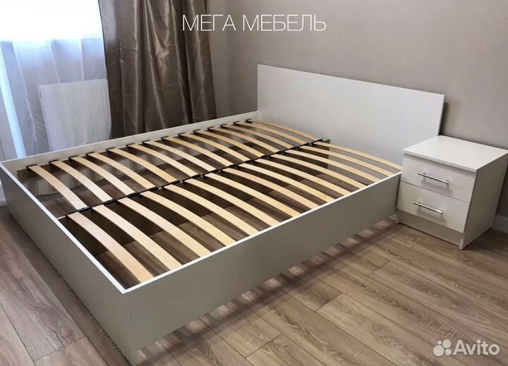 Кровать