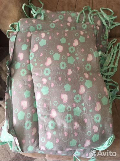 Детская кроватка с маятником