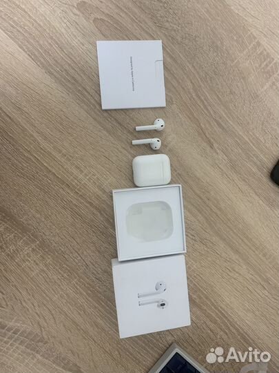 Apple airpods