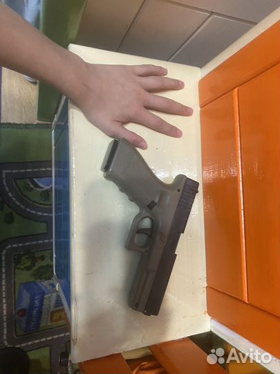 Пистолет игрушечный, пластиковый