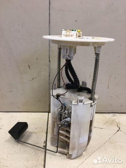 Насос топливный электрический Toyota Hilux