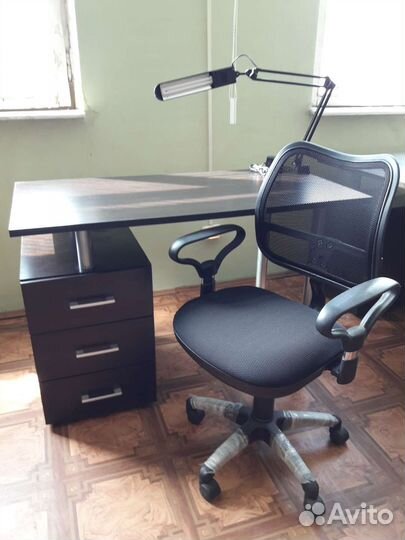 Компьютерный стол + кресло